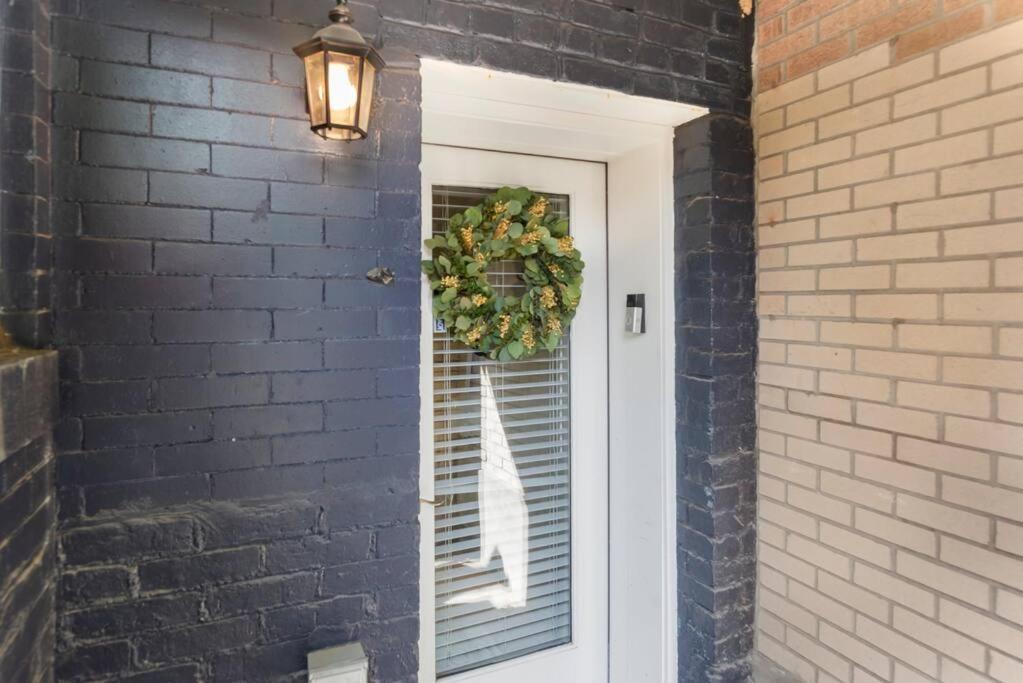 Upscale 2br With Patio Washington