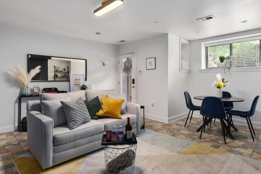 Upscale 2br With Patio Appartement *