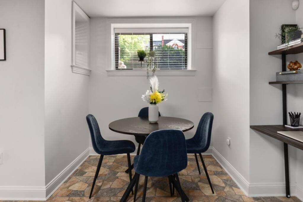 Upscale 2br With Patio Washington